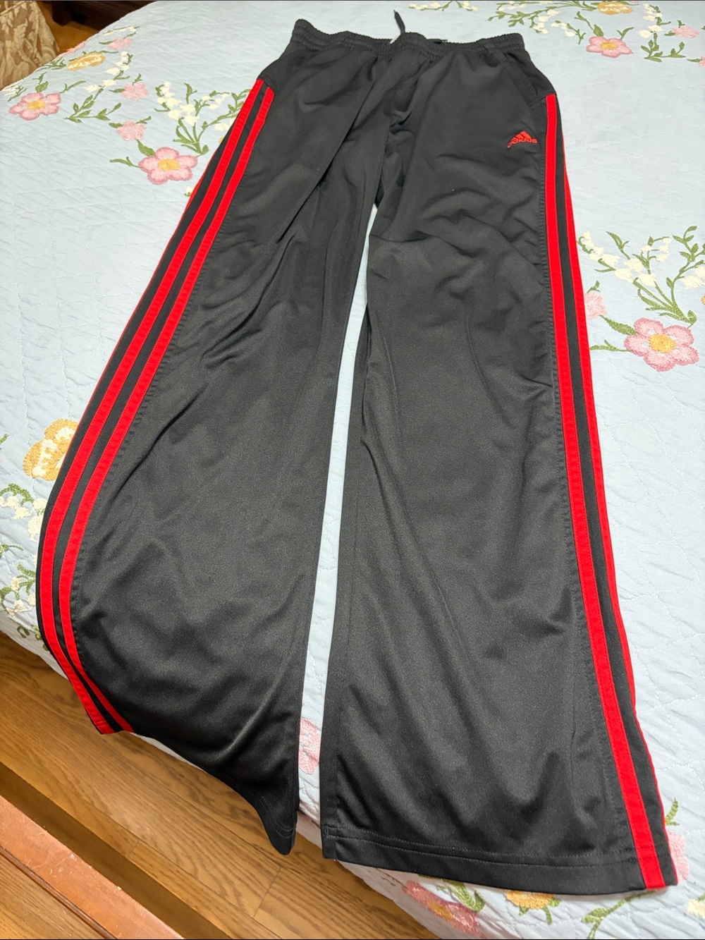 Adidas Black Jogger 3 Red Stripe & Side pockets Poly Athletic Youth Size XL(18)